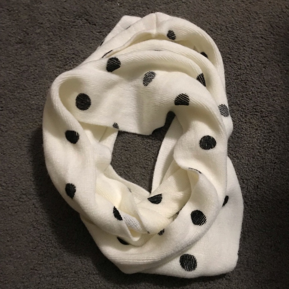 New York and Company off-white and black Scarf